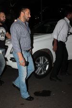 Salman Khan returns from Delhi on 4th Nov 2015